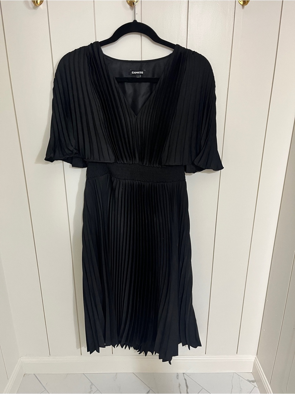 Express Black Pleated Midi Dress with V-Neck